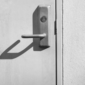 Einbau einer Funktionstür Einbau einer Funktionstür